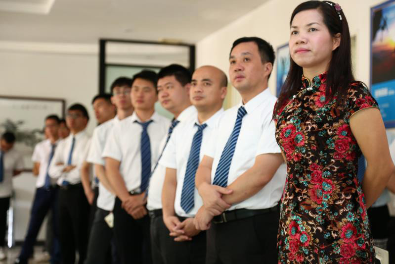 (前排第1位王總出席會(huì)議) (前排第1位王總出席會(huì)議)