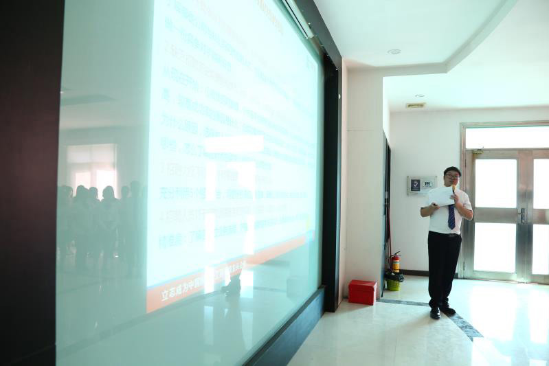 推廣部李經(jīng)理作5月份報(bào)告 推廣部李經(jīng)理作5月份報(bào)告