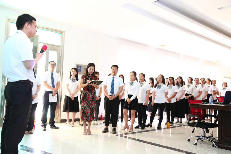 研究所陳經(jīng)理作5月份報(bào)告 研究所陳經(jīng)理作5月份報(bào)告